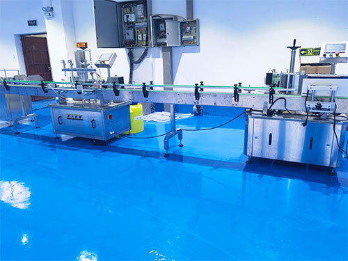 全套液體灌裝機(jī)設(shè)備