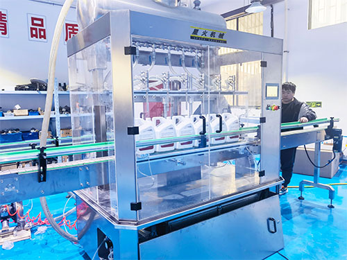 全套液體灌裝機(jī)流水線(xiàn)