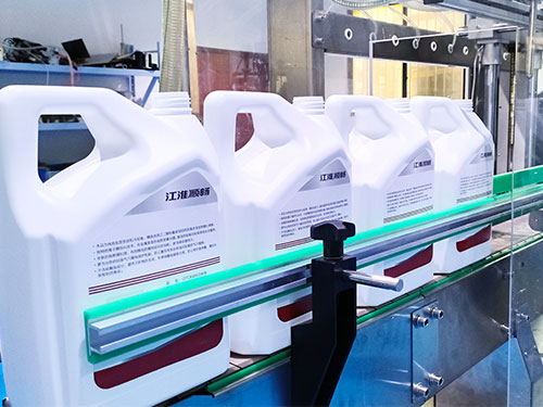 全套液體灌裝機(jī)流水線(xiàn)