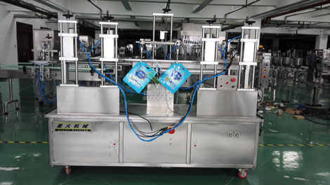 自立吸嘴袋灌裝機